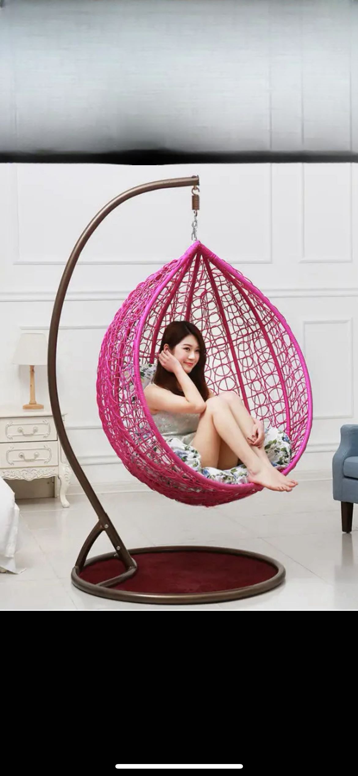 Hanging egg chair