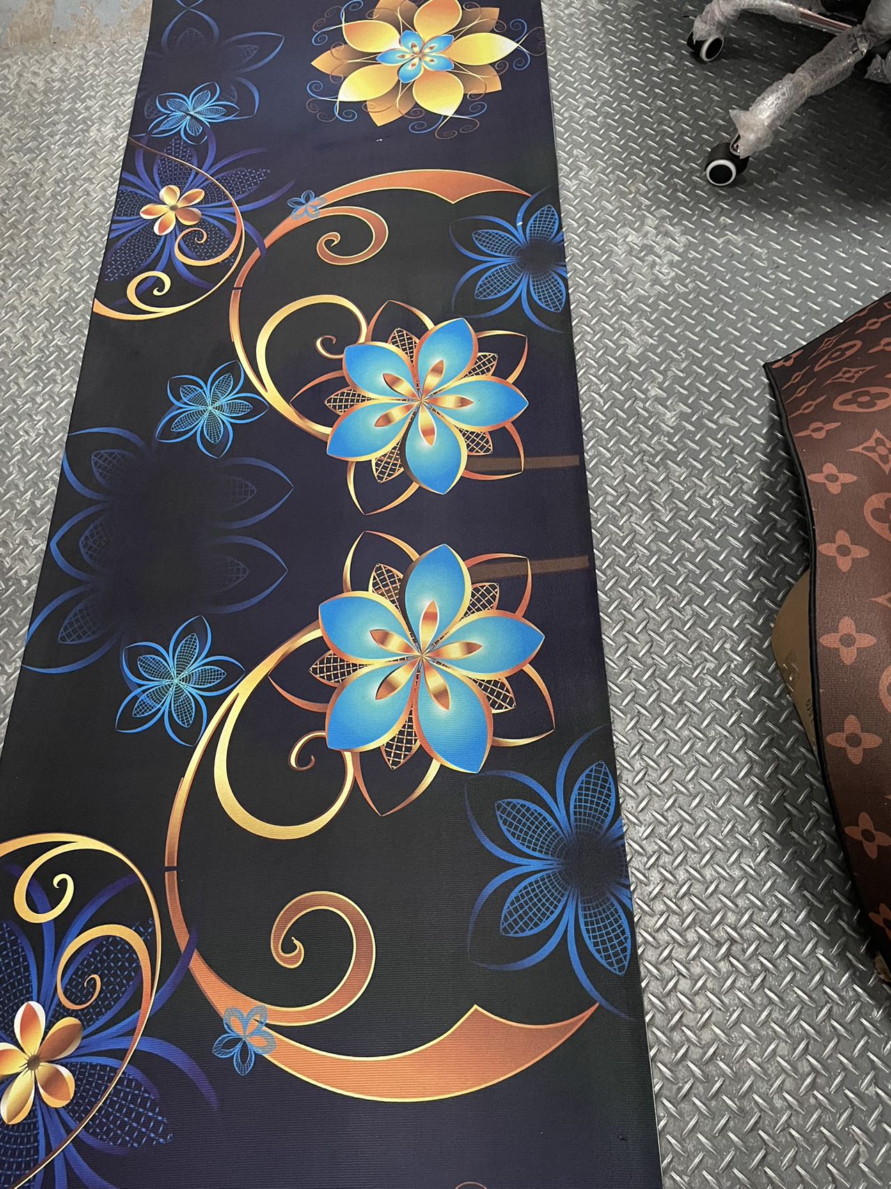 Brand new printed hallway runner / rug $15/meter